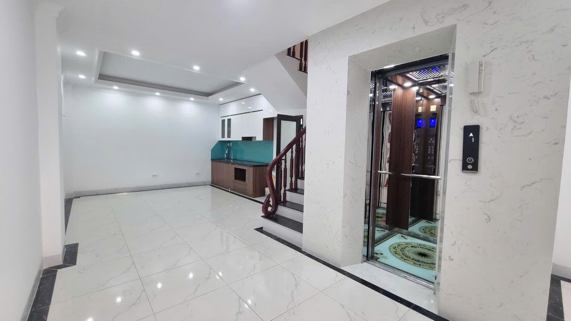 HOÀNG QUỐC VIỆT – 6 TẦNG X 32m2 - THANG MÁY – KHU DÂN TRÍ CAO