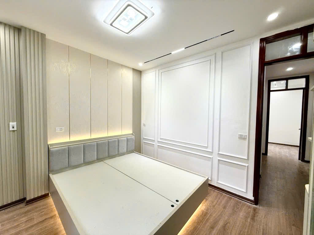 NHÀ YÊN HÒA – 31m² x 5 TẦNG – MẶT TIỀN 5M – GẦN TRUNG KÍNH - 8.2 TỶ