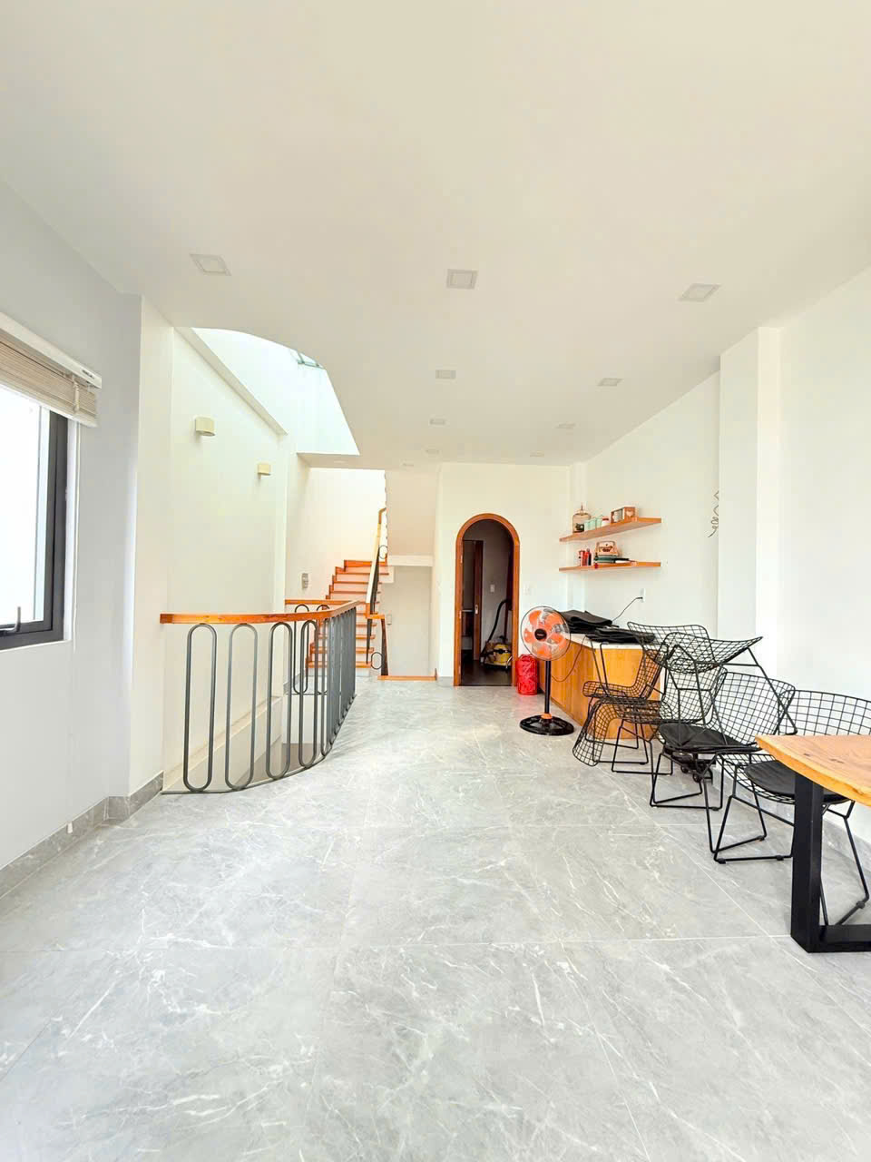 BÁN NHÀ Q10- HXH 6M- 3 THÁNG 2- SÂN PICKLEBALL- CĂN GÓC 5 TẦNG 56m2 ĐỦ NỘI THẤT. Mr Vũ 0933 910 039