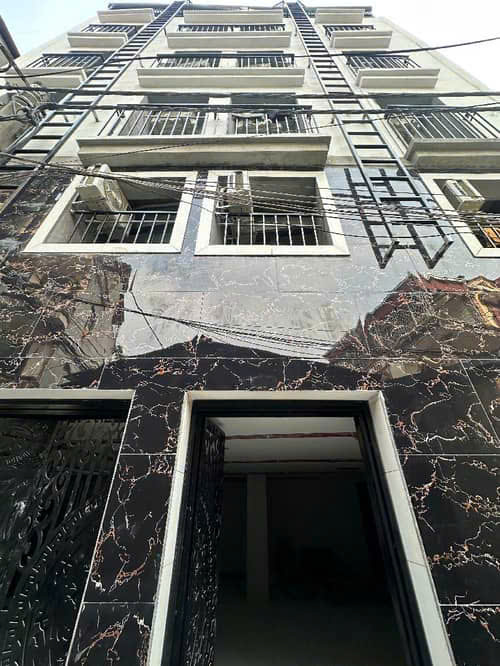 Bán tòa nhà CHDV cạnh trường ĐH Công nghiệp Hà Nội ô tô thang máy doanh thu 56tr/t 7T 9.9 tỷ