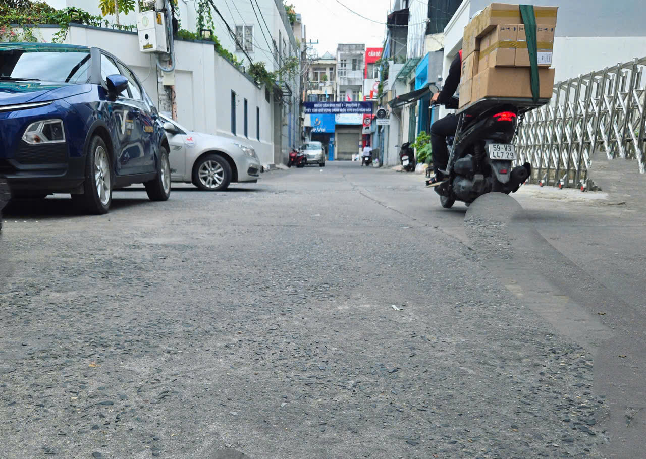 Nhà 8PN, Quận 10, Ô Tô Đỗ Cửa, ngang 6,8m -10Tỷ8, tl -Có Dòng Tiền!