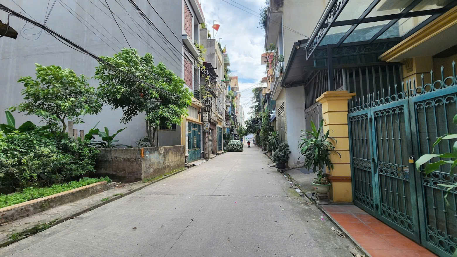 Lĩnh Nam - Hoàng Mai 41m x mt 4m . phân lô , ô tô tránh