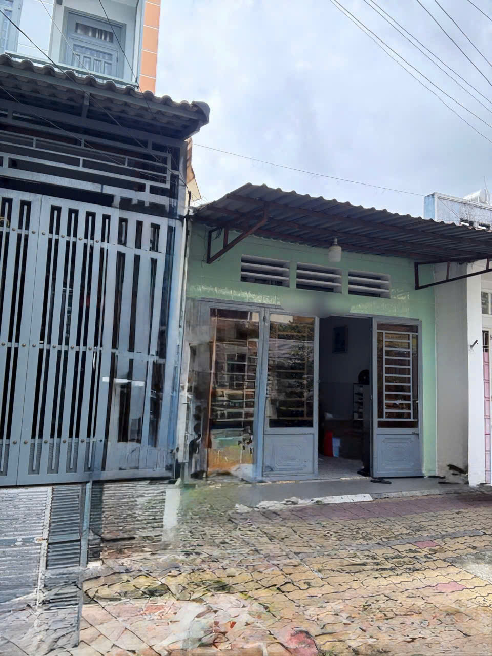 MẶT TIỀN PHƯỚC BÌNH NGAY KINH TẾ ĐỐI NGOẠI - ĐẠI HỌC VĂN HÓA - CẠNH ĐỖ XUÂN HỢP - 89M2 (4 x22.5M) VỈA HÈ RỘNG 3M