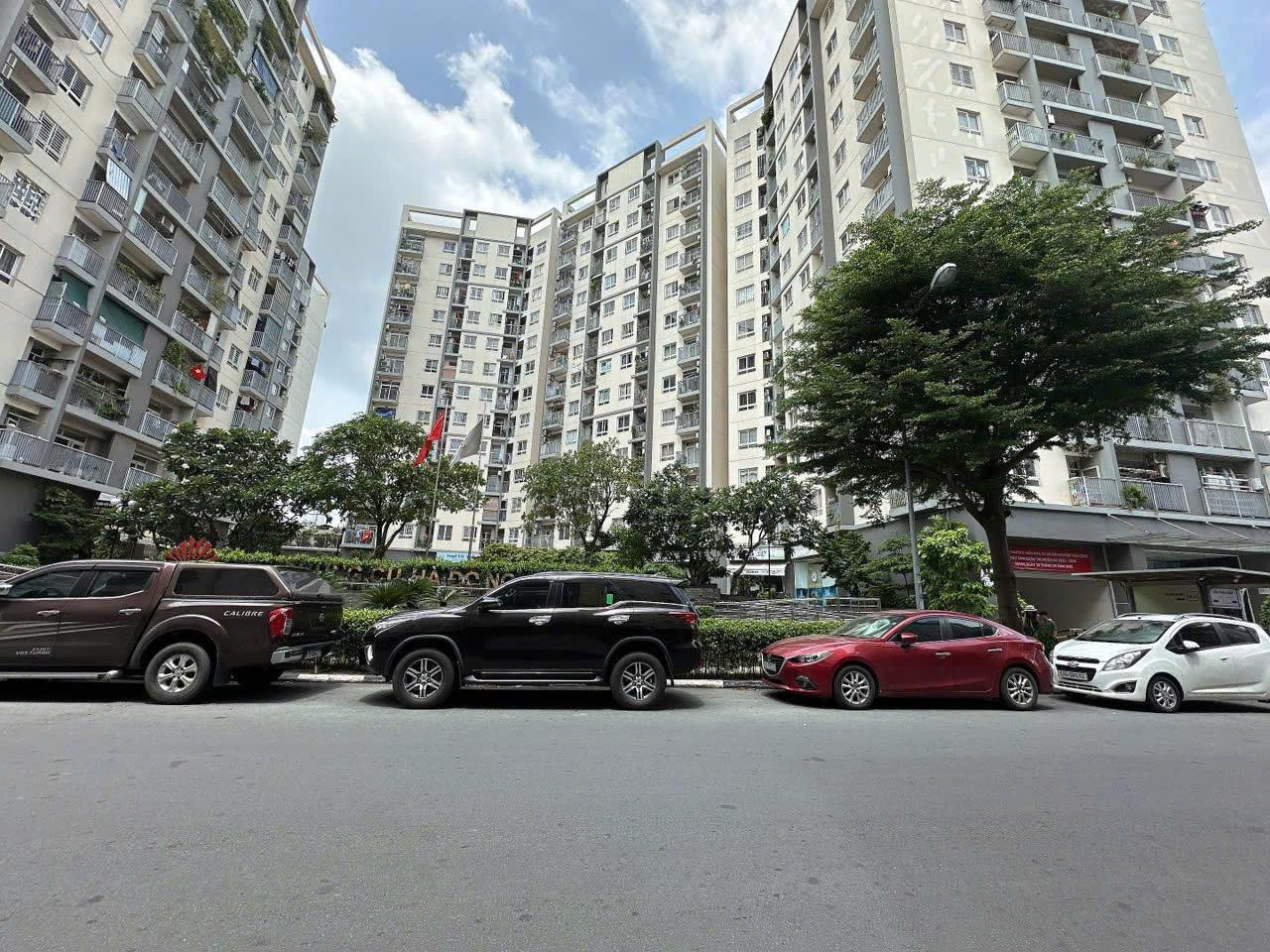 Rộng 6m DTS 434m2, CHDV 7 lầu mặt tiền Bạch Đằng, 14PN TN 100tr ngay sân bay, giá bán 37.8 tỷ