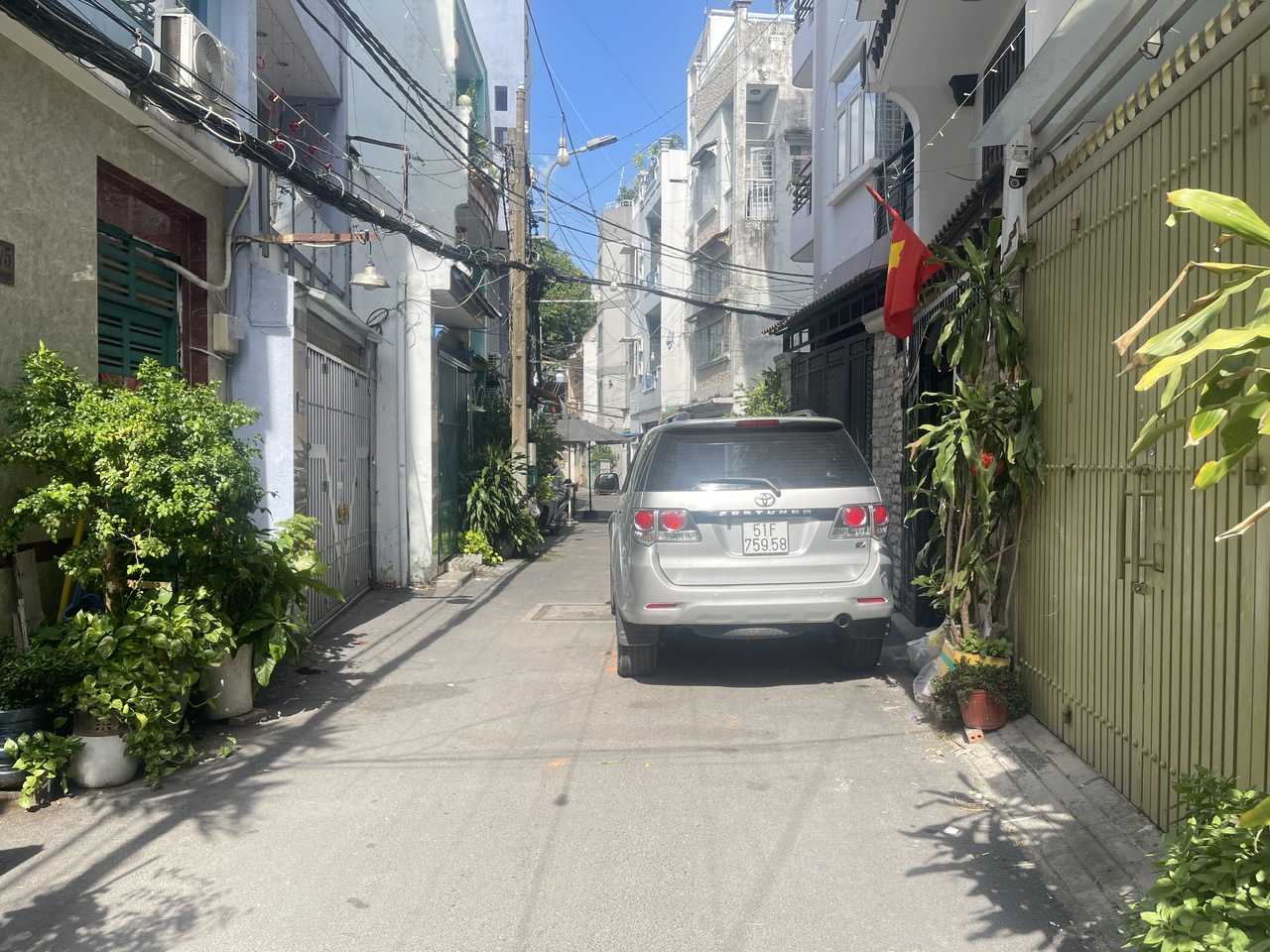 BÁN NHÀ NGÃ TƯ PHÚ NHUẬN - THÍCH QUẢNG ĐỨC -HXH 5M- 64M2 - 5 TẦNG - 9PN - CHÍNH CHỦ XÂY KIÊN CỐ - 10.5 TỶ