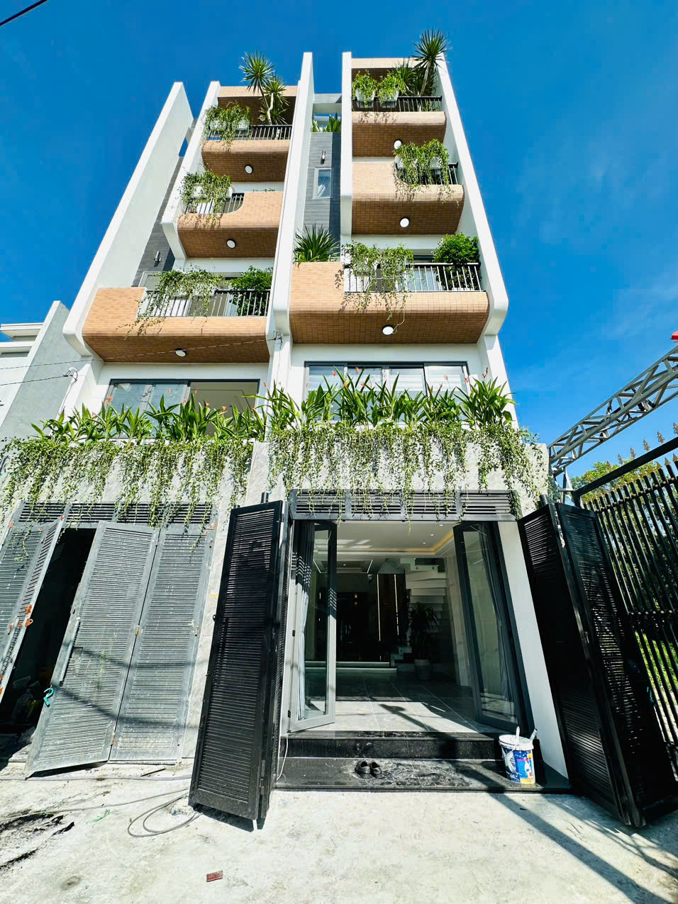 NHÀ MỚI 5 TẦNG FULL NỘI THẤT HẺM XE TẢI PHƯỜNG THẠNH XUÂN QUẬN 12 CHỈ 6,25 TỶ- DT 60m2 (4x15) ✅