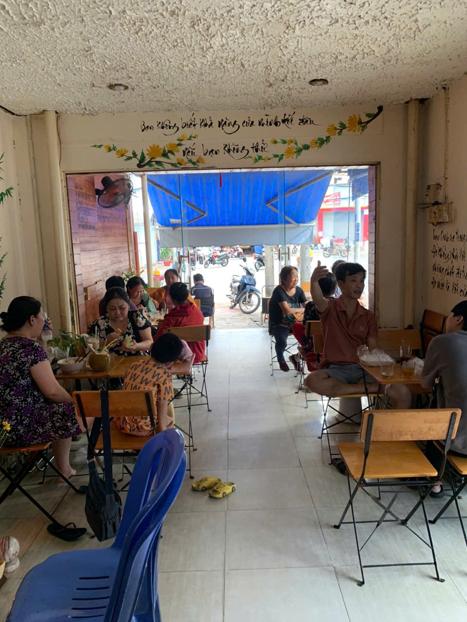 CẦN SANG QUÁN CÀ PHÊ - HAI MẶT TIỀN ĐẸP NGÃ TƯ PHƯỜNG 4 - TP. VŨNG TÀU