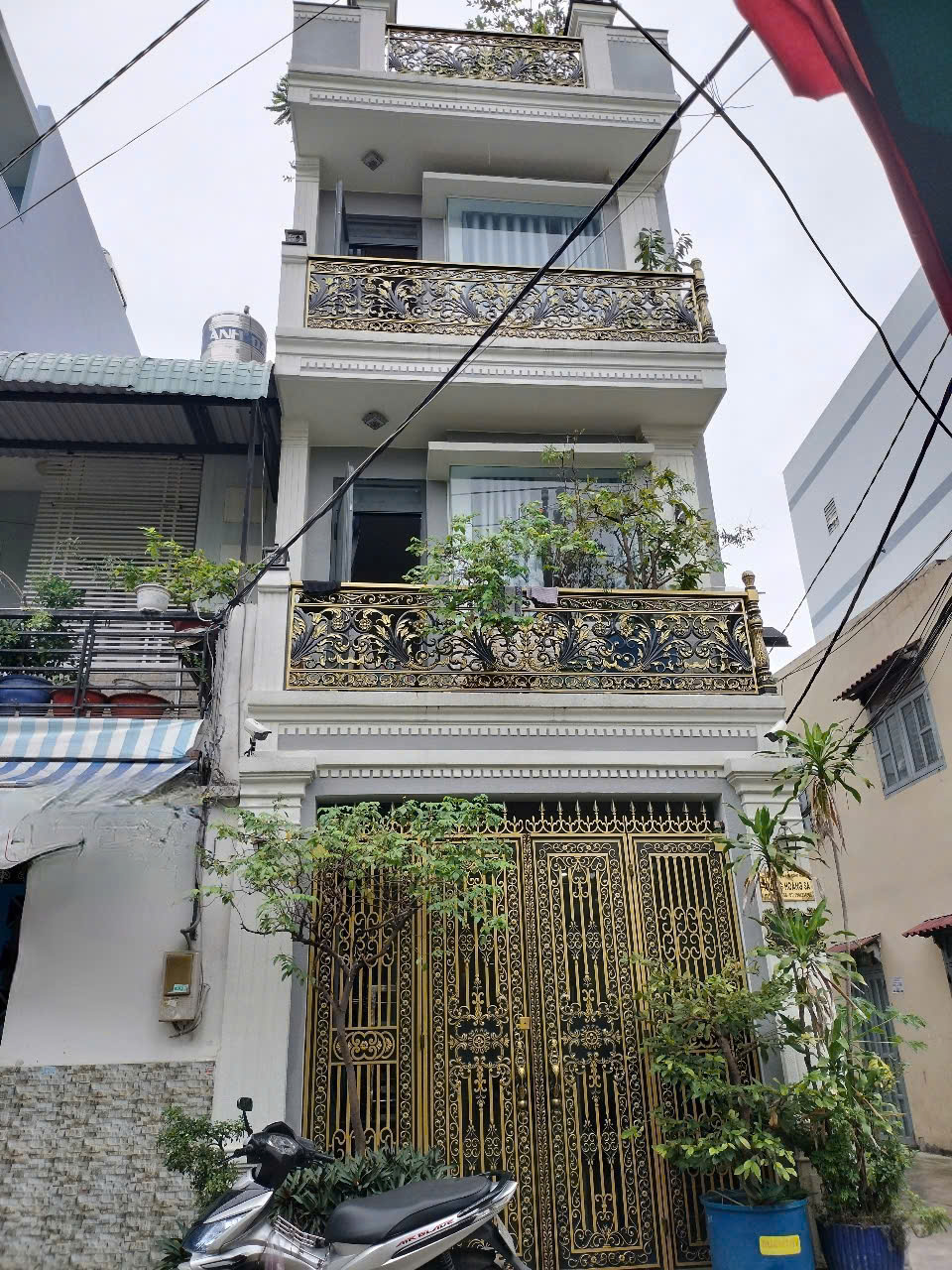 Bán nhà 3 tầng, Hẻm 8m - Gần ngã tư 4 xã - Hương Lộ 2, P. Bình Trị Đông, Bình Tân