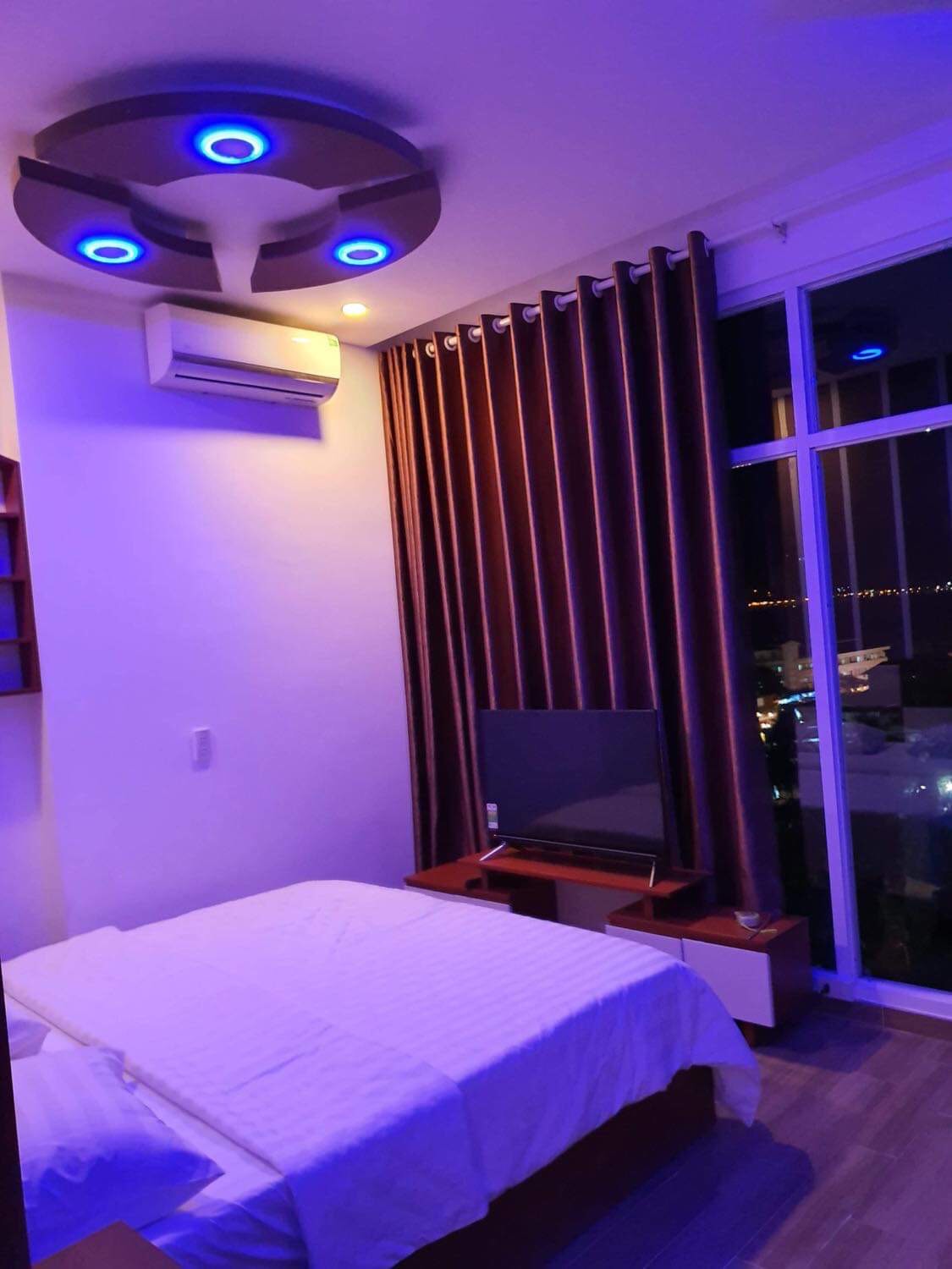 Bán toà Căn Hộ 6 tầng gần Đại Học Nha Trang, đường Nguyễn Đình Chiểu DT: 70m2 Giá bán: 12Tỷ có TL vui lòng lh e Ngọc