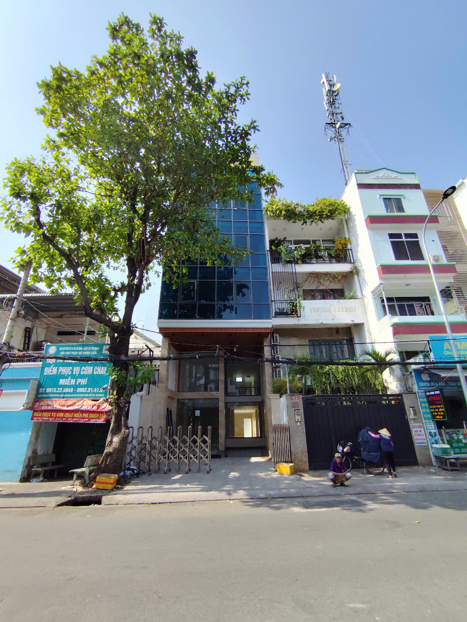 BÁN GẤP TOÀ NHÀ MỚI, VỊ TRÍ KINH DOANH, SIÊU RẺ KHÔNG CÓ ĐỐI THỦ Bùi Đình Túy, hầm 8 tầng, 45 tỷ