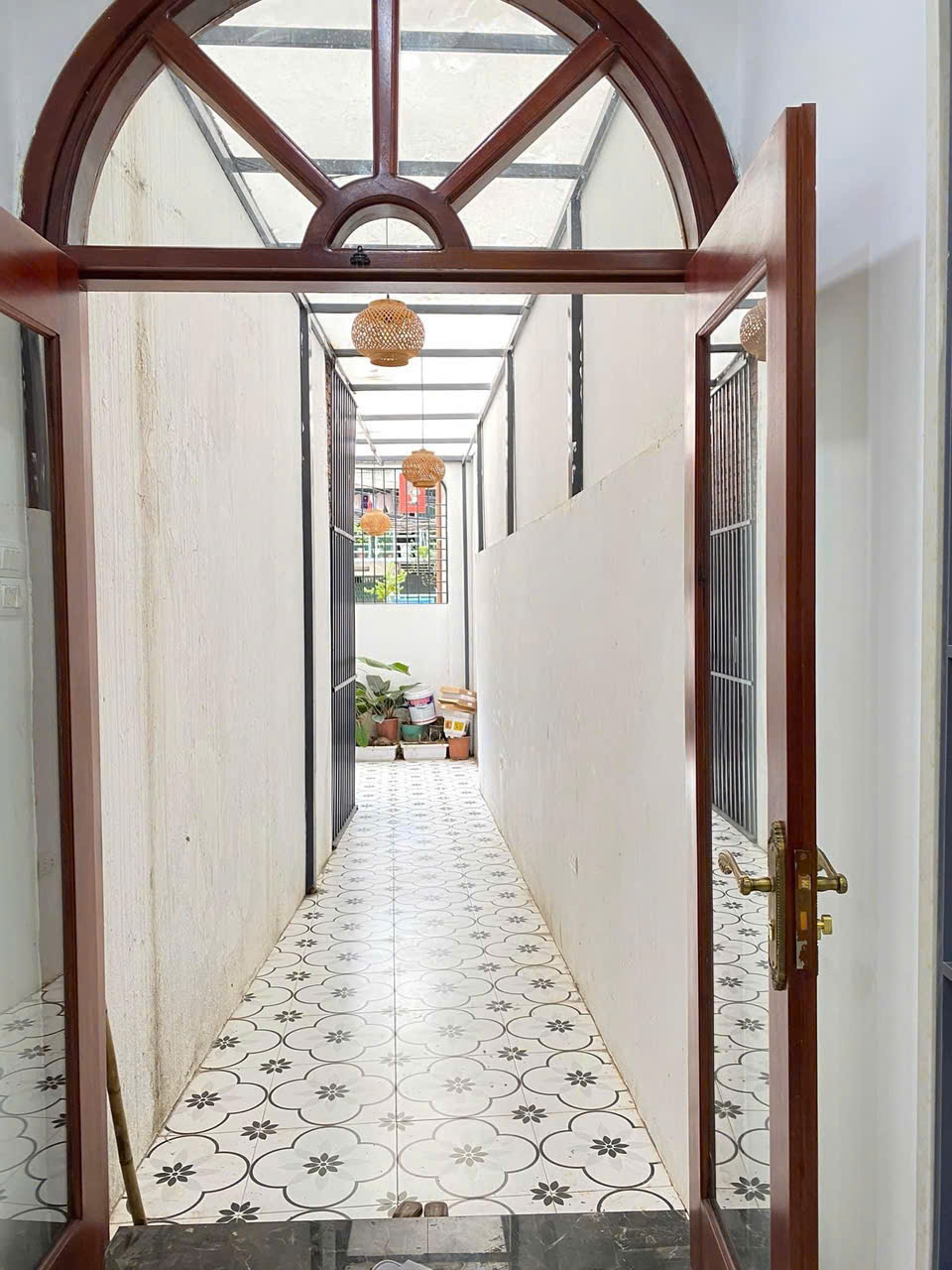 CHO THUÊ NHÀ NGUYÊN CĂN 5 TẦNG TẠI ĐỐNG ĐA - HÀ NỘI ( kế bên Văn Miếu Quốc Tử Giám (cách 400m).