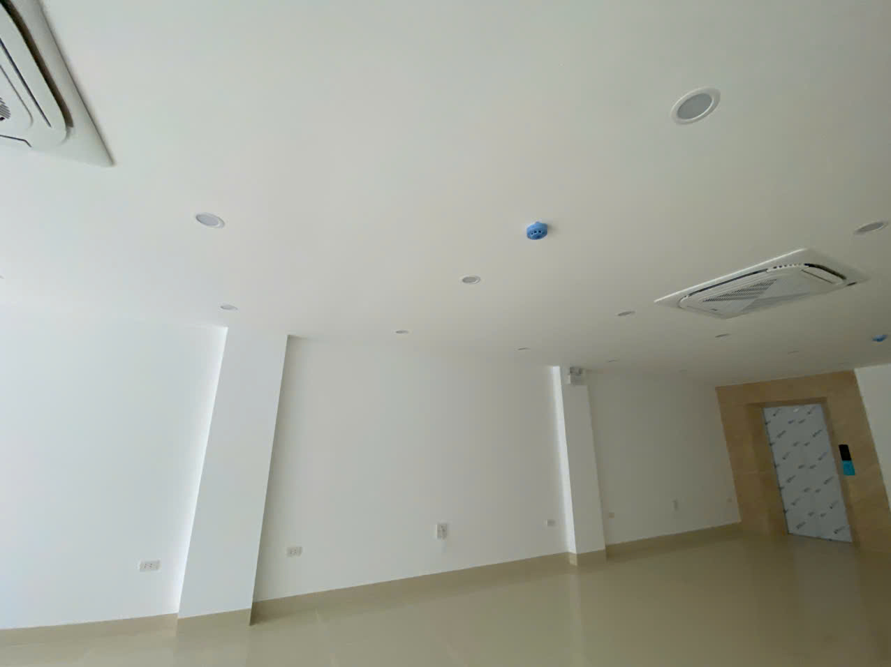 98m2