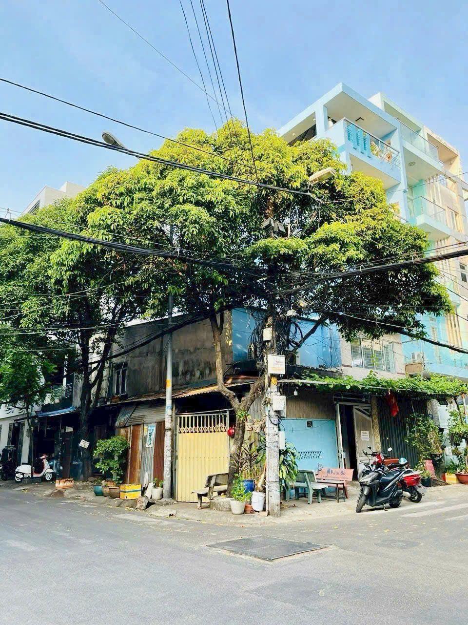 Bàn nhà Góc 2MTKD Đường NGuyễn Trường Tộ Vs Nguyên Văn Ngọc Ph Tân Thành Củ 4.3x13.8m Vuông Vắn đủ LG 9.9 tỷ tl.
