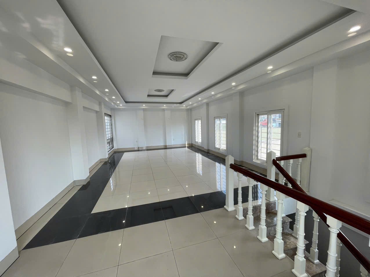 BÁN NHÀ DÂN XÂY HÀNG XÓM VNCOM , THIẾT KẾ PHONG CÁCH ÂU CHÂU - GIÁ CHỈ 8.3 TỶ Diện tích: 56m² – Xây 4 tầng chắc