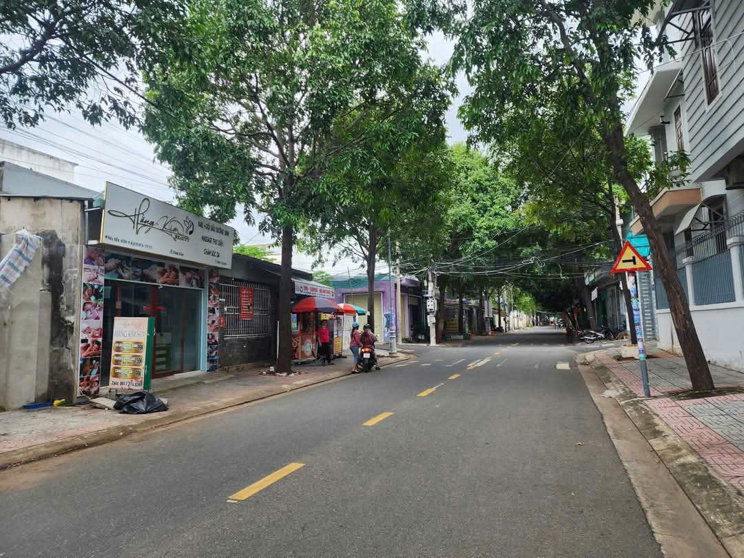 80m2