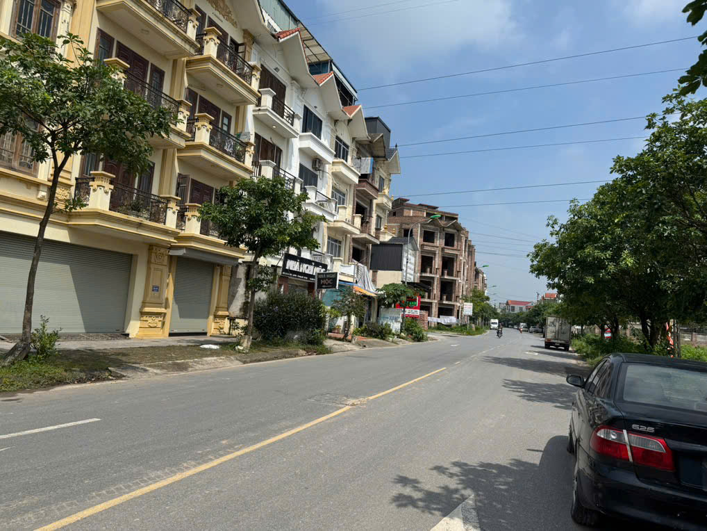 178m2