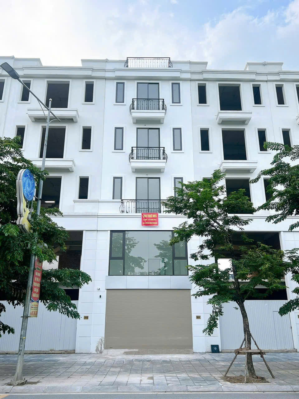 CHO THUÊ NHÀ LIỀN KỀ MẶT ĐƯỜNG LÝ THÁNH TÔNG, TRÂU QUỲ, GIA LÂM