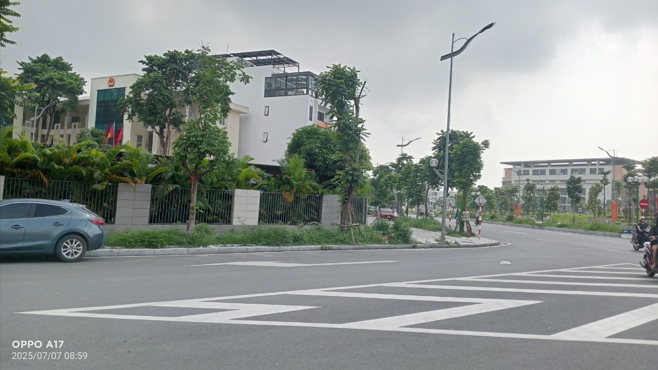 BÁN GẤP LÔ BIỆT THỰ NGỌC THỤY - GIÁ QUÁ RẺ - 200m², MẶT TIỀN GẦN 13m, GIÁ CHỈ 25 TỶ! Thông tin chuẩn: Diện