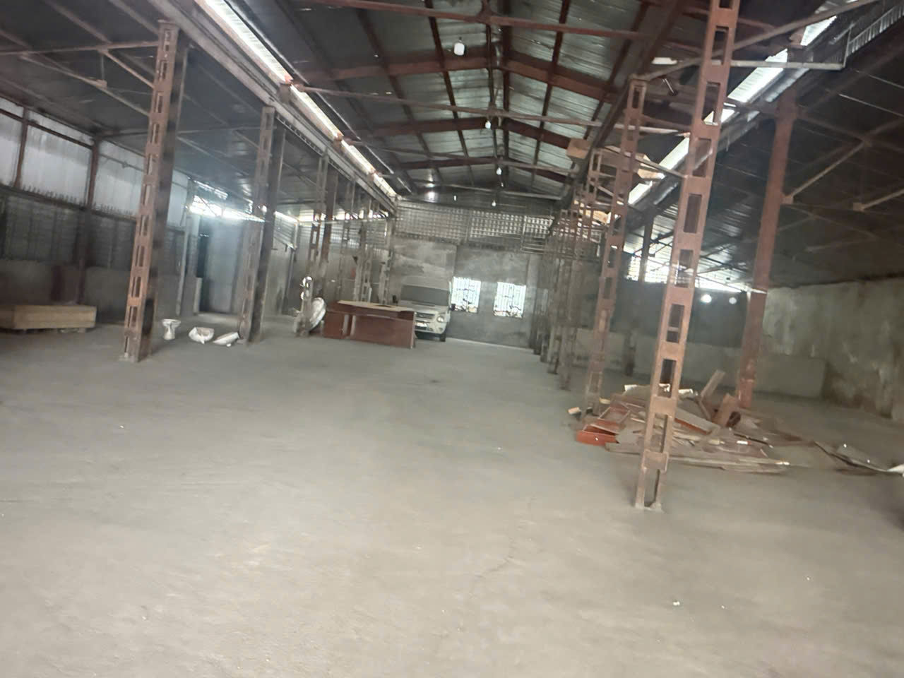 cho thuê 1200m2 kho xưởng ở Vĩnh Quỳnh Thanh Trì, Hà Nội kho cao cont đỗ cửa