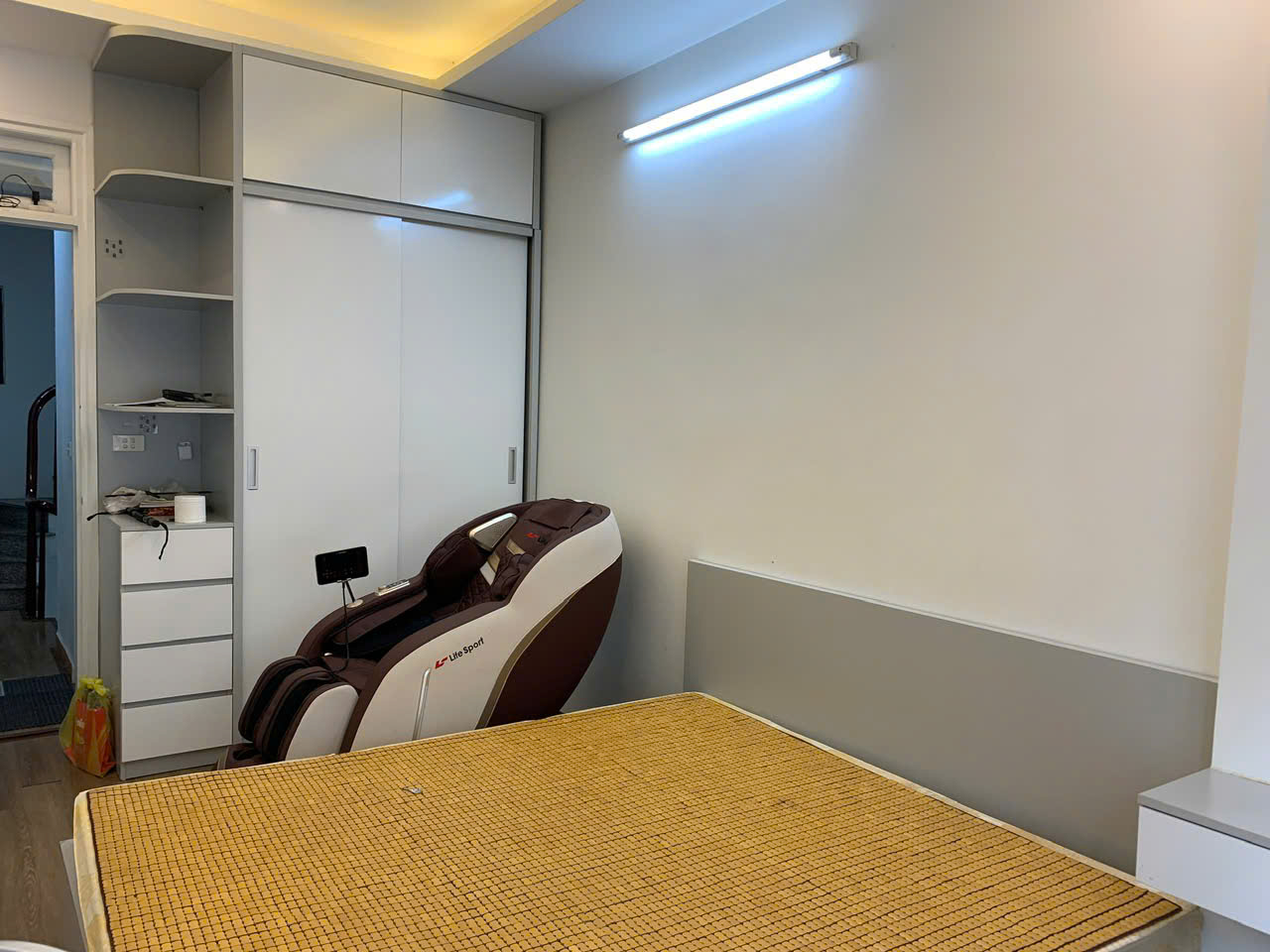 BÁN NHÀ VĂN CAO, NGÕ RỘNG, GẦN PHỐ 40M2X4T, GIÁ 9.35 TỶ