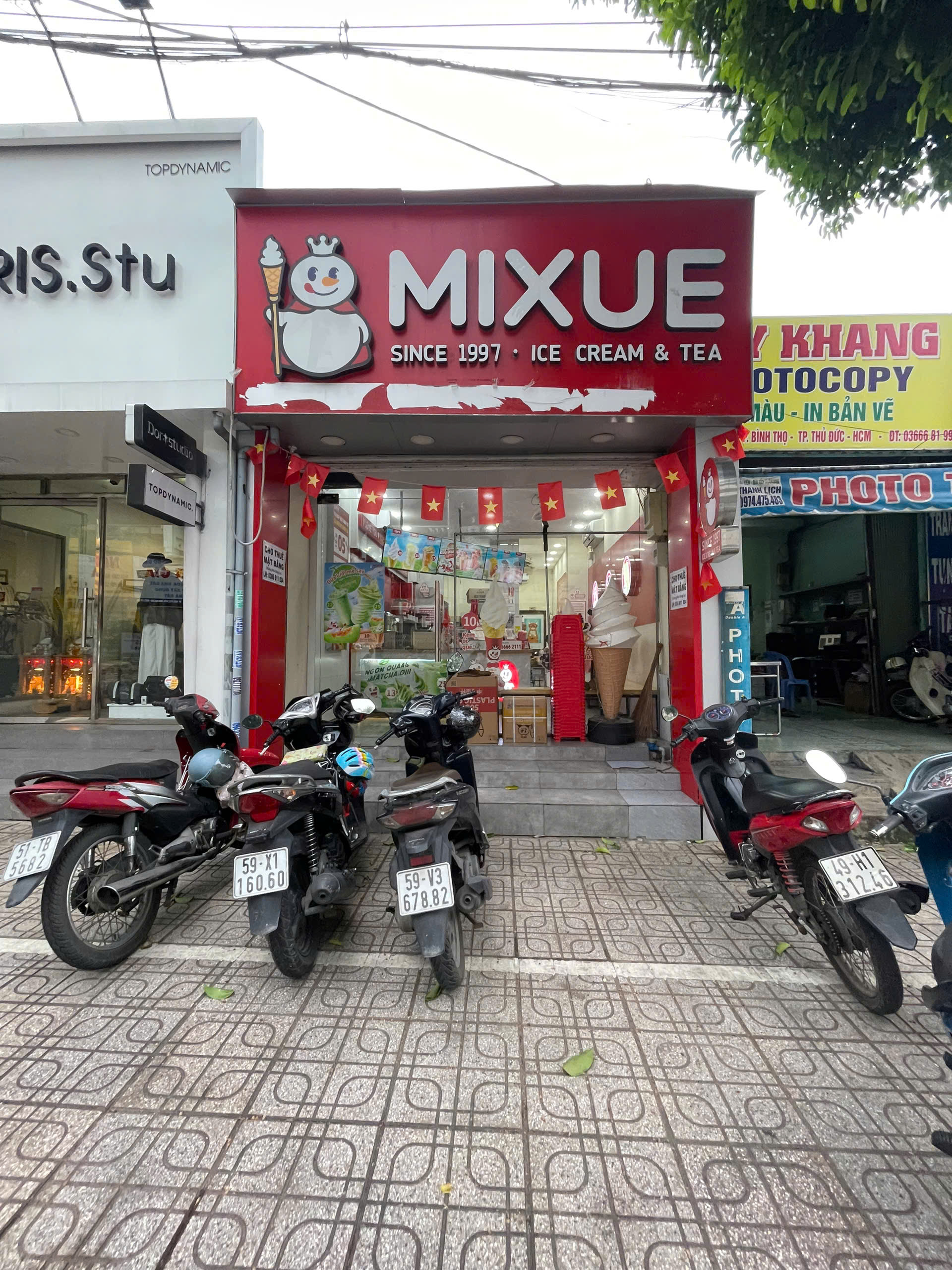 Quận Thủ Đức ! MB ĐẸP LẮM ! CHO THUÊ MB GIÁ RẺ : 15 tr ! MT đường lớn khu kinh doanh sầm uất, Tel : 0965 995 863 (