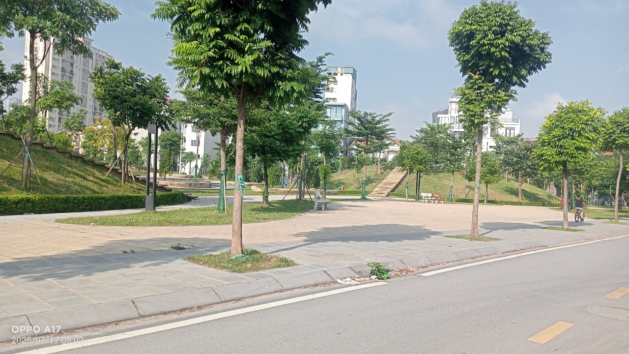 BÁN BIỆT THỰ SÂN VƯỜN NGỌC THỤY - LONG BIÊN, HÀ NỘI Diện tích: 428m, 2 mặt tiền . Đã hoàn công Giá bán: 63 tỷ