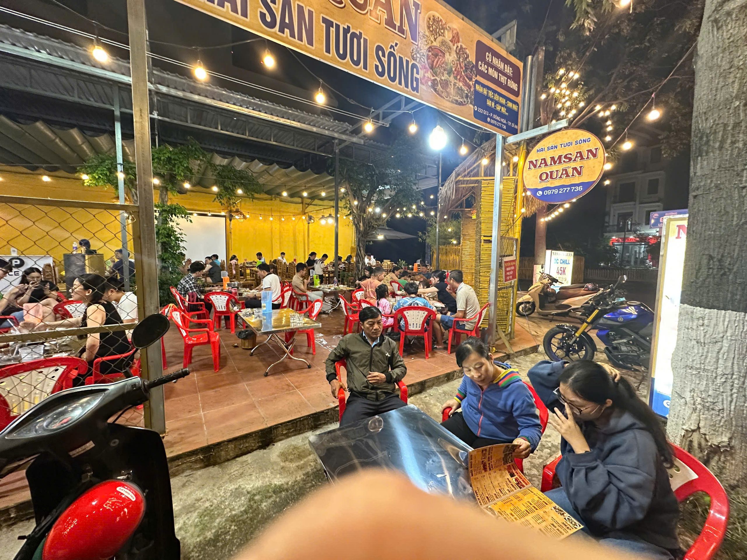DO KHÔNG CÓ THỜI GIAN QUẢN LÝ CẦN SANG NHƯỢNG QUÁN ỐC GÓC 2 MẶT TIỀN P.ĐÔNG HÒA - DĨ AN