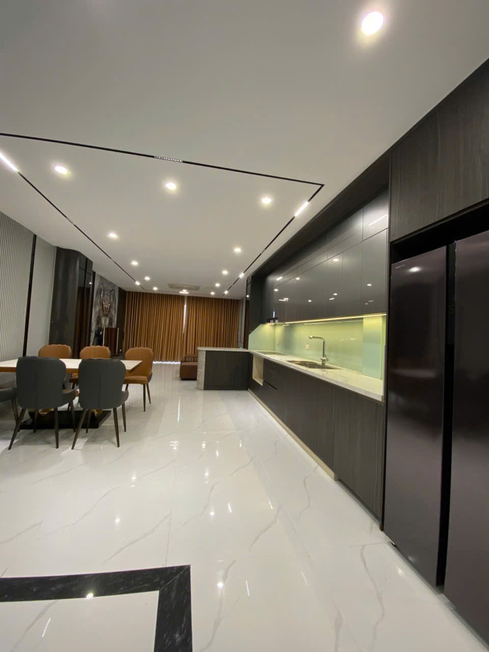 NHÀ 7 TẦNG THANG MÁY – GARA Ô TÔ – 2 MẶT NGÕ THÔNG – KINH DOANH – GẦN PHỐ Ngọc Thụy 63m² x 7T, MT 4.5m – Giá 17.5