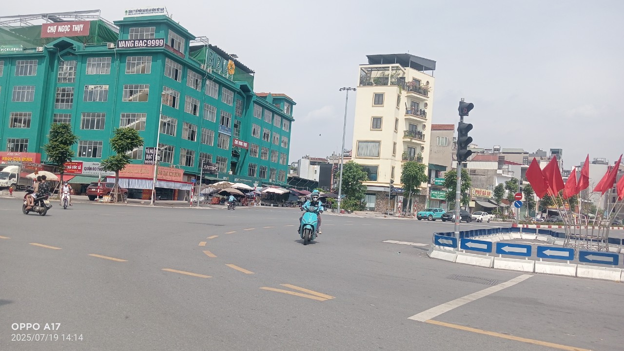 BÁN ĐẤT TÁI ĐỊNH CƯ NGỌC THỤY - LONG BIÊN , GẦN CÔNG VIÊN, DIỆN TÍCH 70M² - GIÁ HƠN 25 TỶ