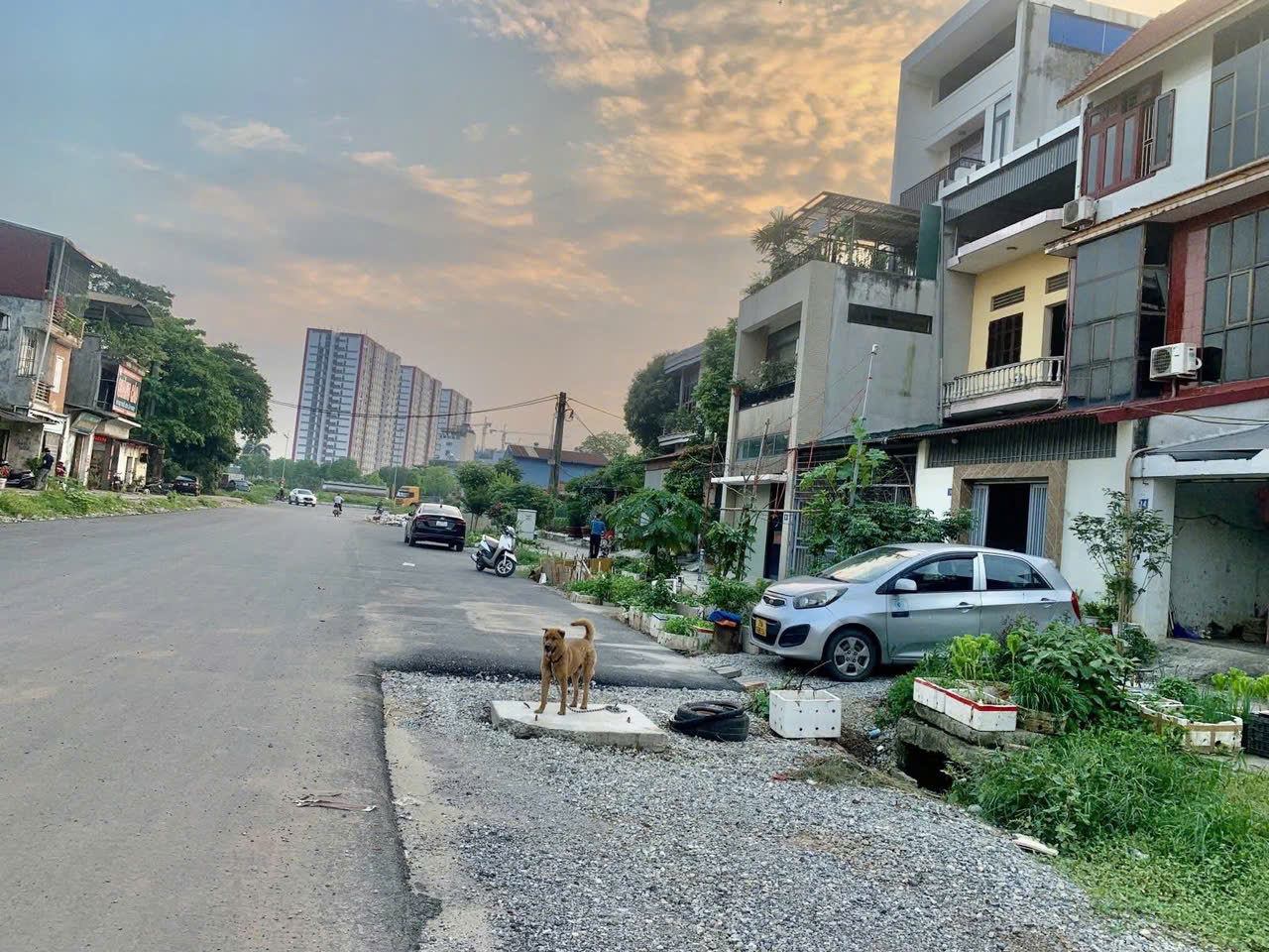 BÁN ĐẤT PHÂN LÔ – Ô TÔ VÀO – GẦN HỒ – DÂN TRÍ CAO Ngọc Thụy, Long Biên – 99m² – Giá 15.4 tỷ