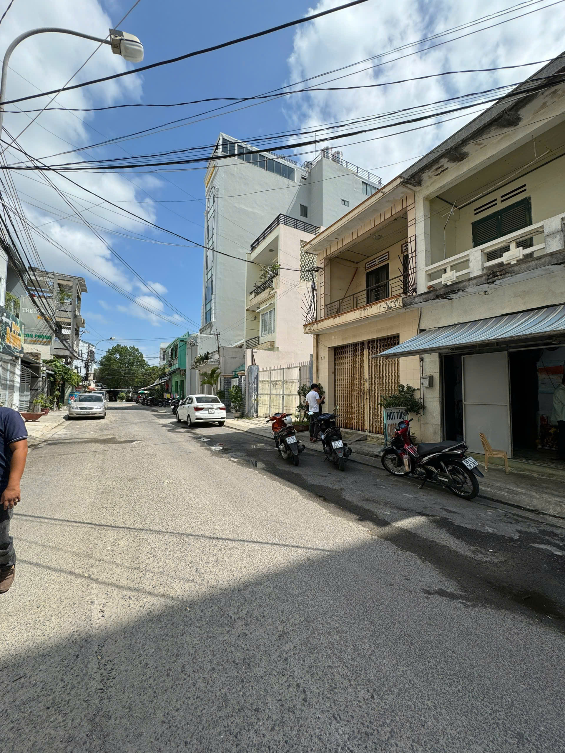 Bán đất mặt tiền đường Phan Đình Phùng,P. Xương Huân DT: 184m ngang 10m ( thực tế hơn 200m ) Giá bán: 100tr/m2 ~