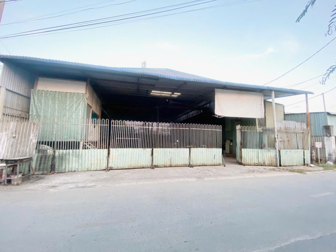 BÁN GẤP KHO XƯỞNG , Mặt tiền An Phú Đông 12, Quận 12, 650m2, Giáchỉ còn 30 tỷ