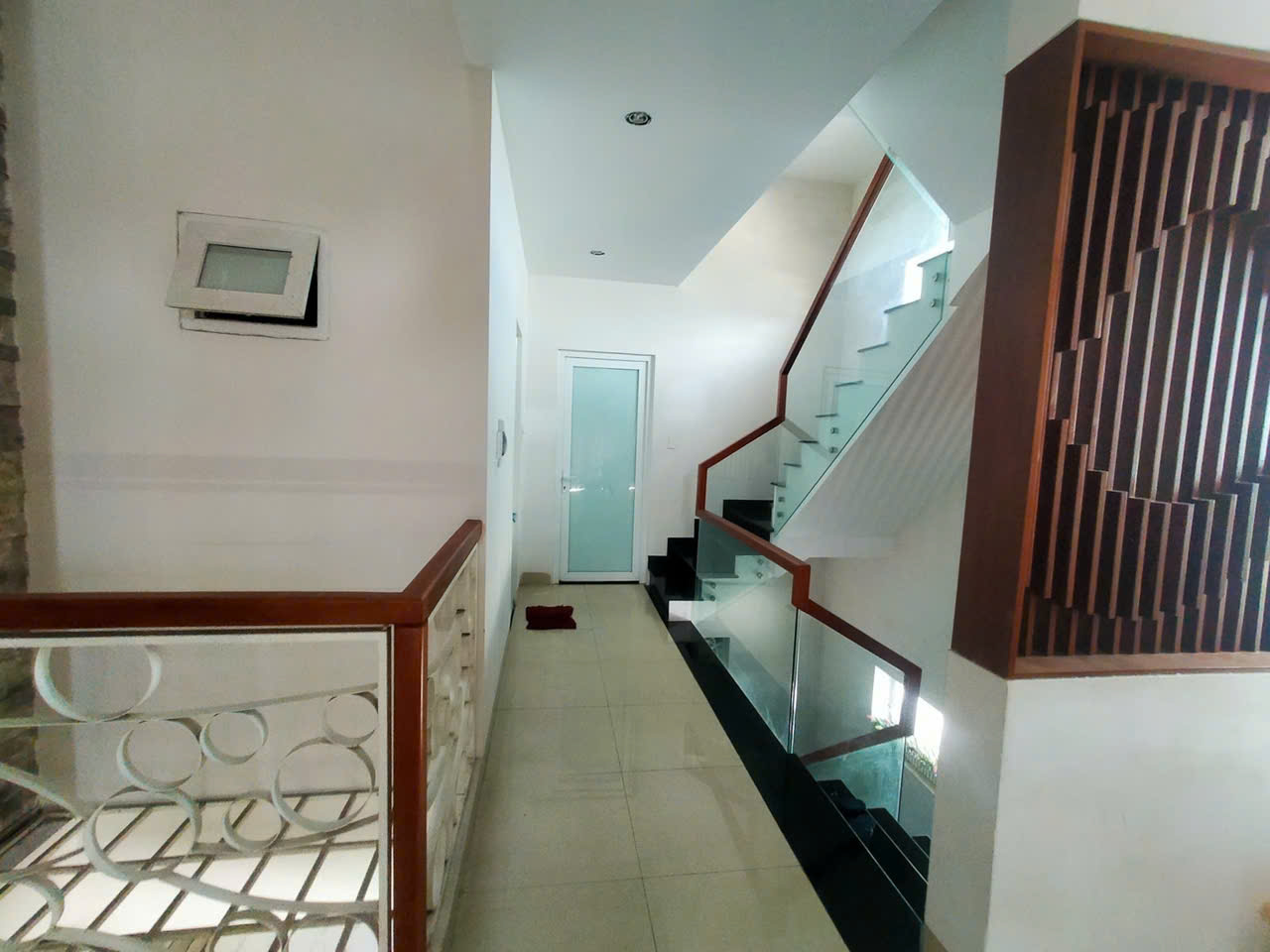CHỦ CẦN BÁN GẤP – NHÀ 2 MẶT TIỀN PHÙNG HƯNG – KD ĐỈNH • 74m² – 4 tầng – 4PN – lô góc cực thoáng • Cách
