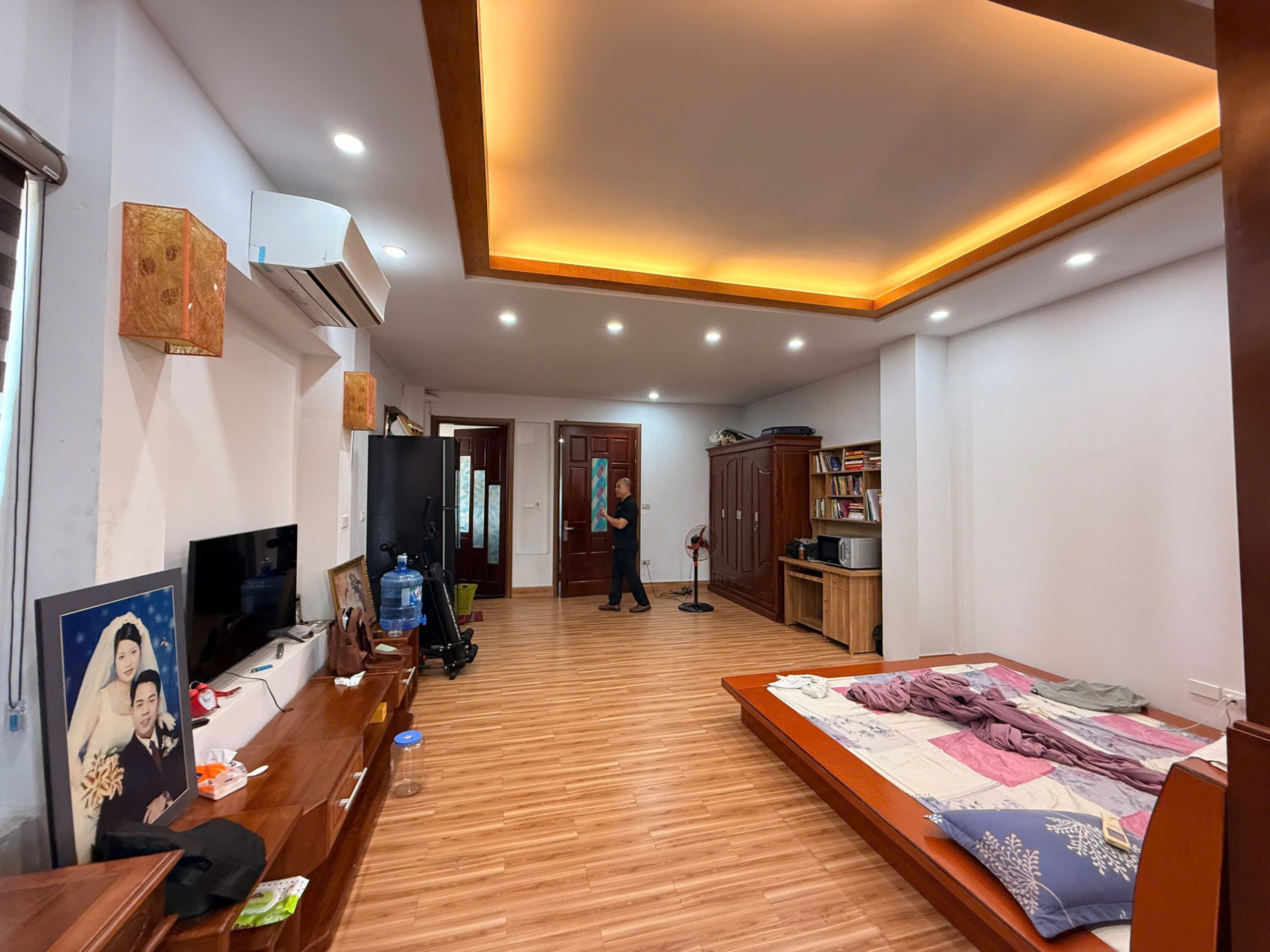 Bán Tòa văn phòng 8 tầng mặt phố Lụa –100M2 - Mặt tiền 5m – Kinh doanh hái ra tiền – 100m giá tốt! lh 0817606560