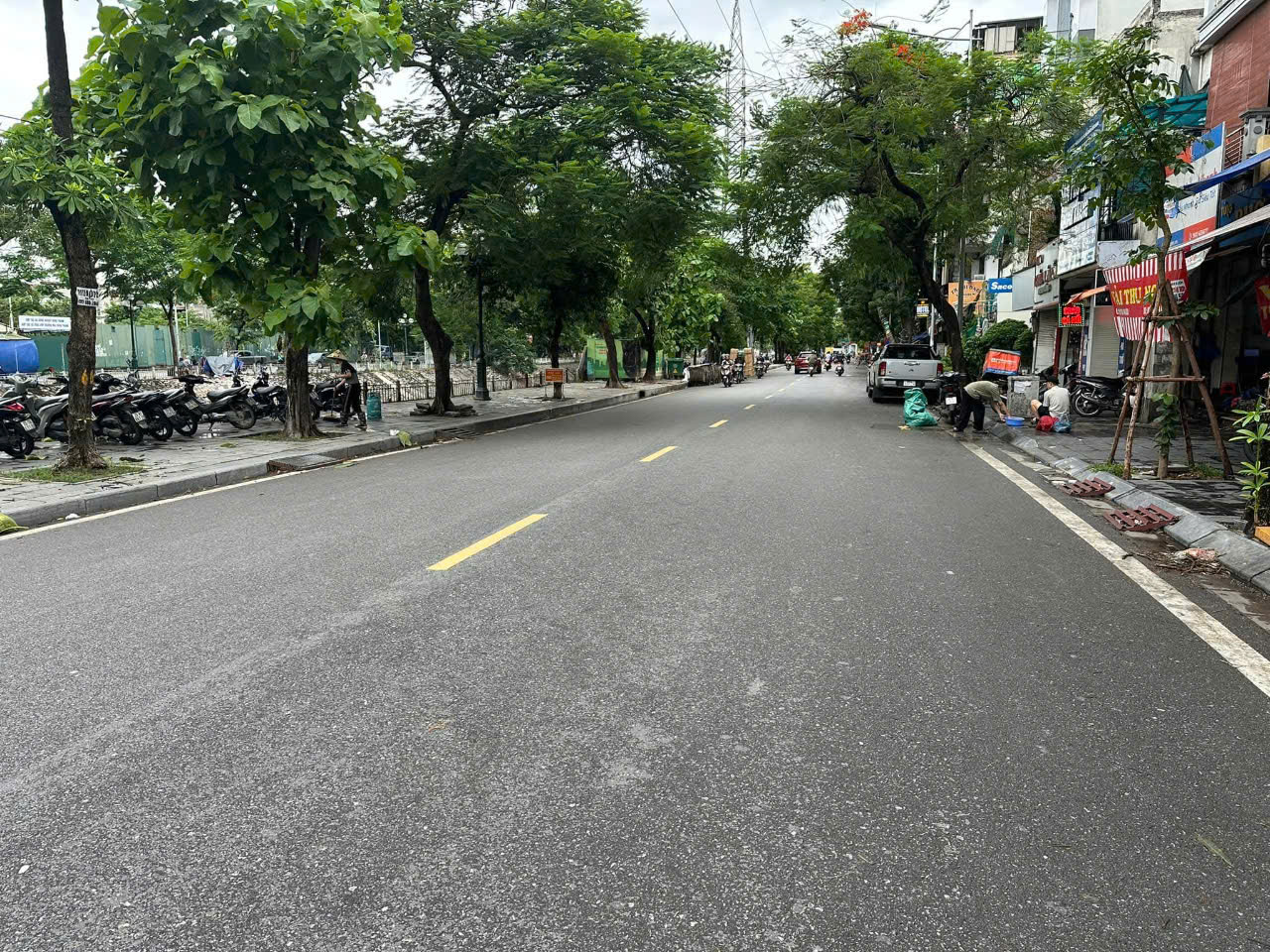 KHÔNG PHẢI LÀ SIÊU PHẨM MÀ LÀ CỰC PHẨM NHÀ MẶT PHỐ LÀ EM MẶT PHỐ ĐẶNG TIẾN ĐÔNG, HOÀNG CẦU TRUNG TÂM QUẬN ĐỐNG ĐA. CHỦ