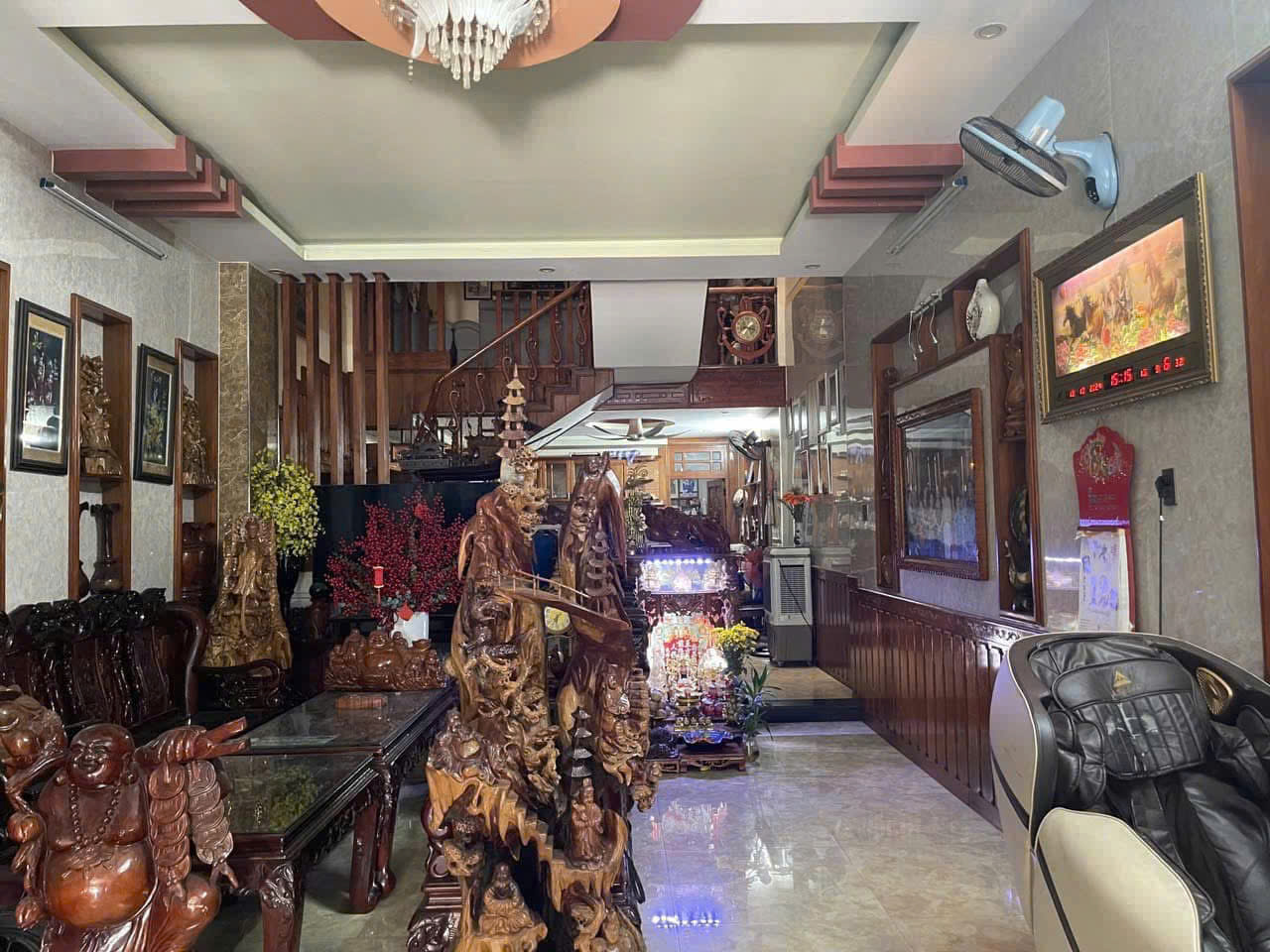 GẤP MẶT TIỀN Nguyễn Lương Bằng - HOÀ KHÁNH Full nội thất toàn gỗ tự nhiên. - Diện tích: 125m² (5 x25m). - Giá siêu hot: