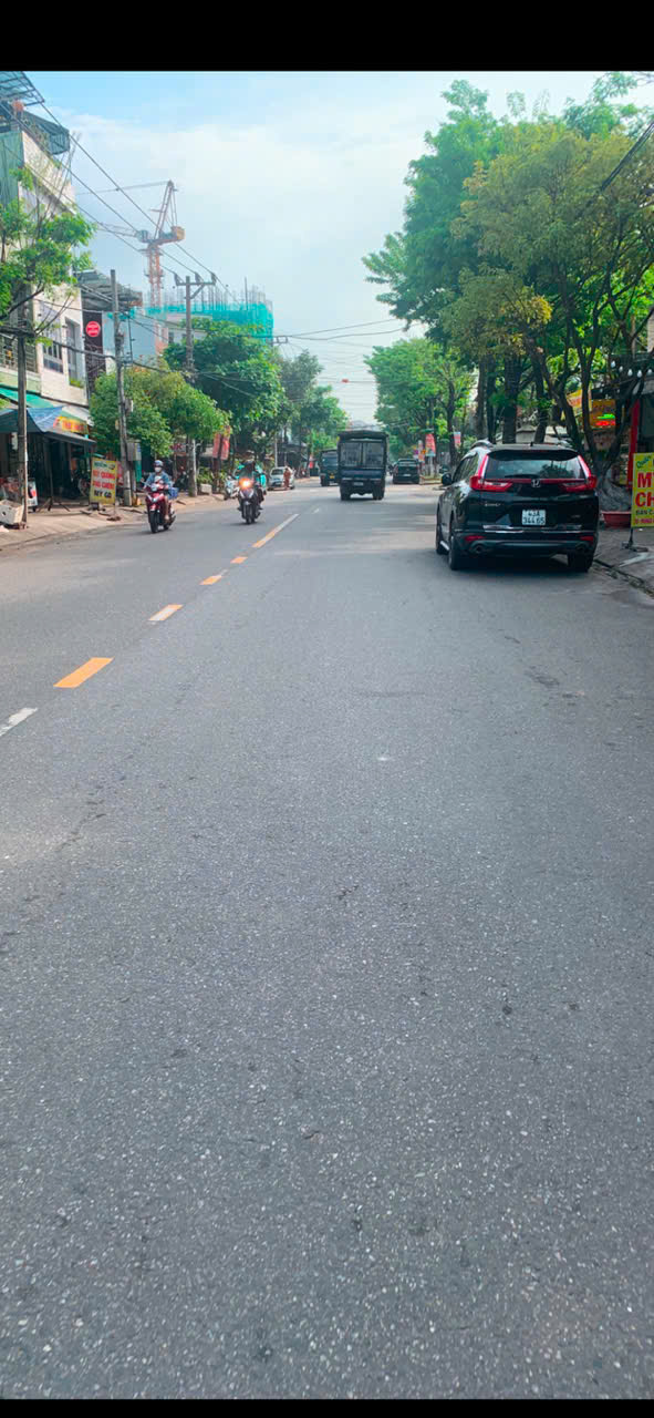 MẶT TIỀN-LÔ GÓC LÊ ĐỘ – 2 TẦNG – DÒNG TIỀN ỔN – GIÁ 4.3 TỶ • Nhà 2 tầng kiên cố – hiện đang cho thuê 8tr/th