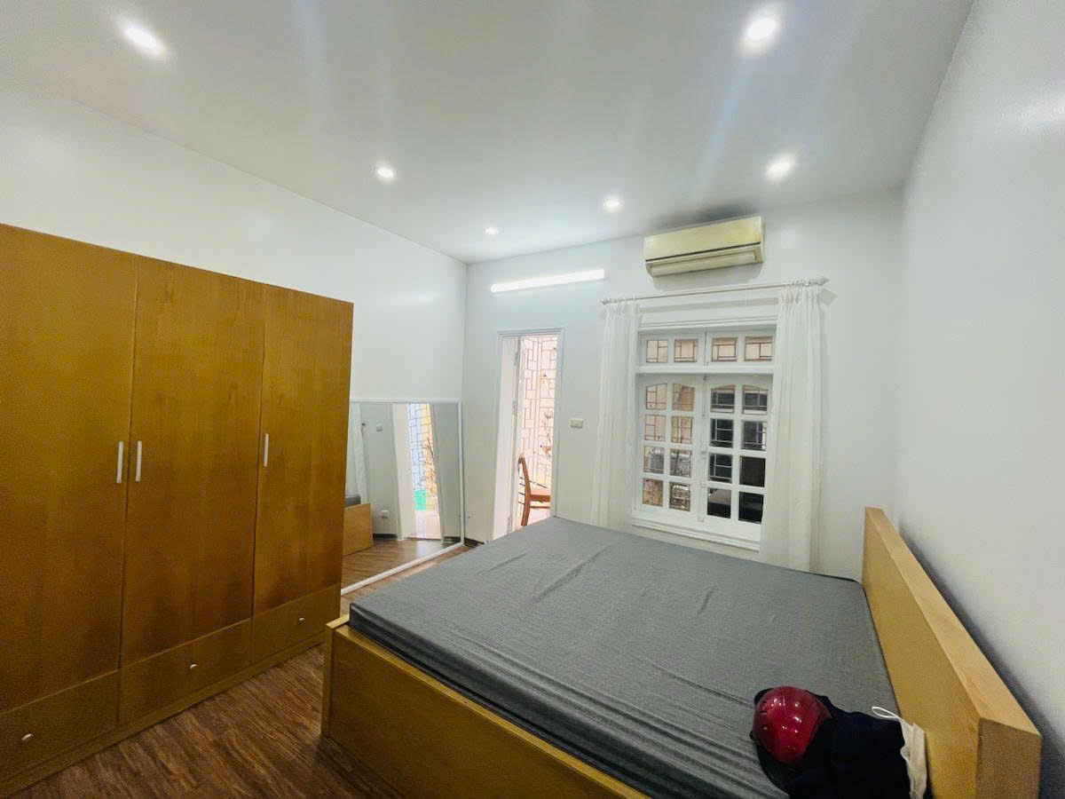 Tầng 3 TT Mặt phố Nguyễn Phong Sắc 60m, 2PN riêng, Đẹp ở luôn, 3.98 tỷ