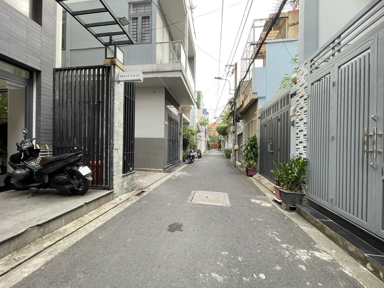 Bán nhà Huỳnh Văn Bánh - 56m2 ( 3.7 x 15 )- HXH tránh - 3 tầng - 6 PN - 2 MT - A 4 - Chỉ 9.78 tỷ