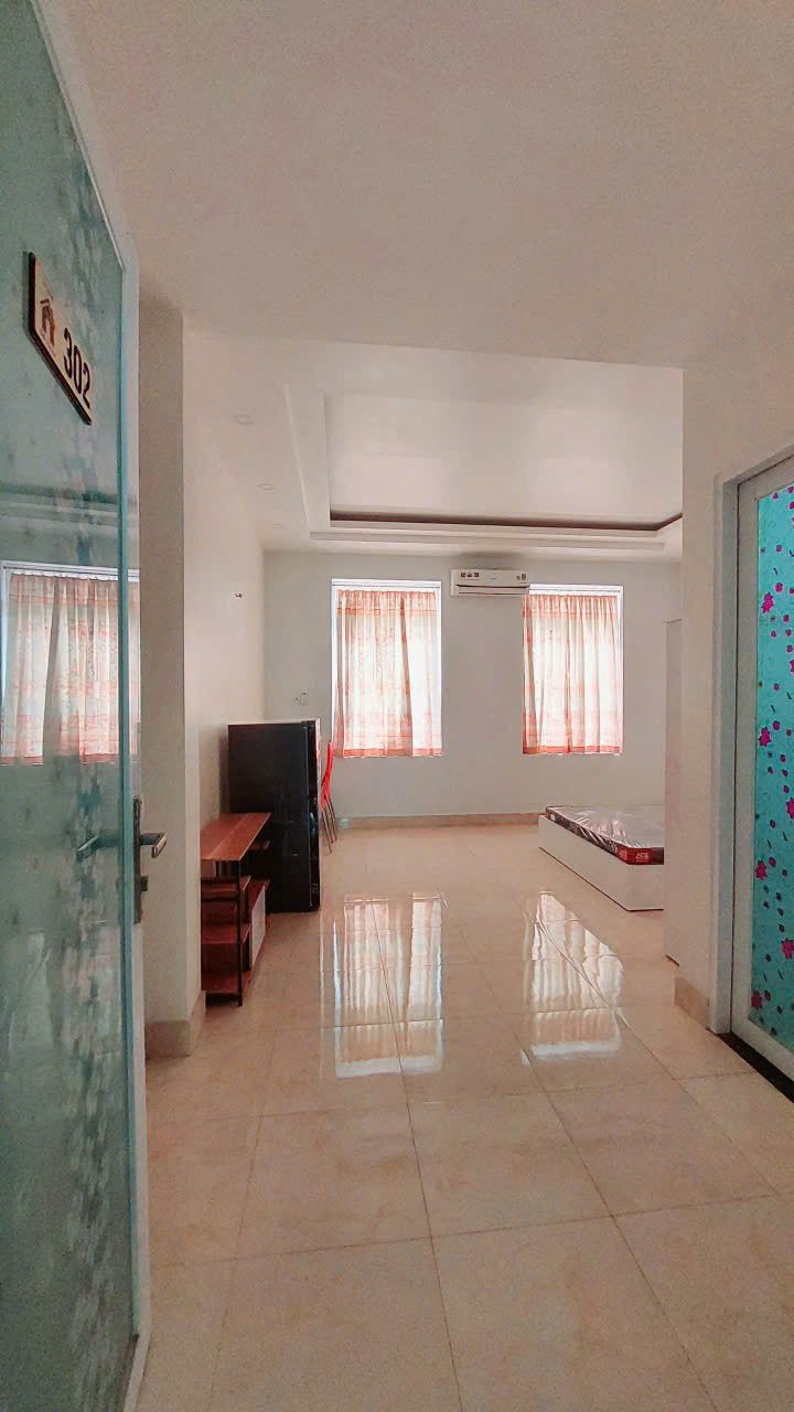 PHÒNG RỘNG QUÁ MÌNH CẦN 1 TÌM BẠN NAM Ở GHÉP GẤP TRONG TUẦN NÀY ĐỂ CHIA ĐÔI TIỀN