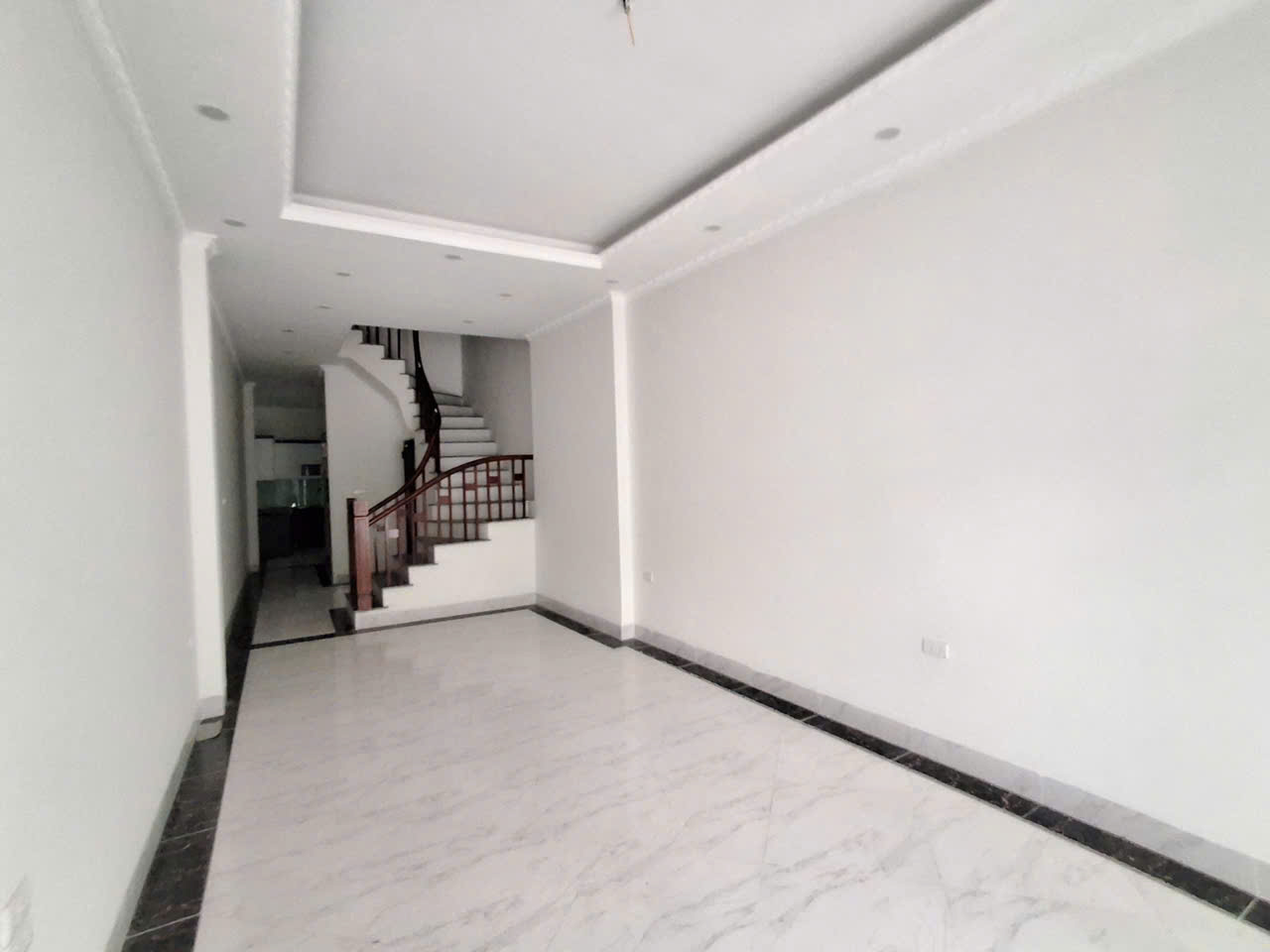 BÁN NHÀ HOA LÂM-LONG BIÊN SIÊU PHẨM ĐẦU TƯ – NGÕ TO HƠN PHỐ – Ô TÔ TRÁNH – KINH DOANH ĐỈNH Ngõ 161 Hoa Lâm –