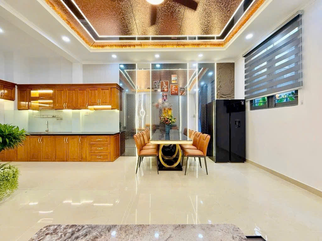 Bán nhà 4 tầng đúc BTCT, Nguyễn Văn Khối, Gò Vấp, hẻm xe hơi, ngang 5m, chỉ hơn 6 tỷ TL
