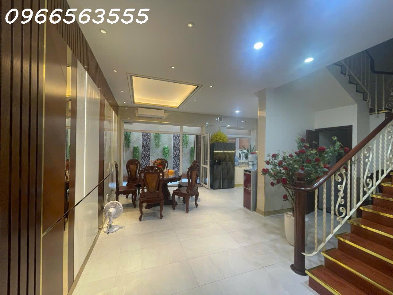 Bán biệt thự Khu nam - Phú Mỹ Hưng - Quận 7 , giá tốt- 38.5 tỷ tl