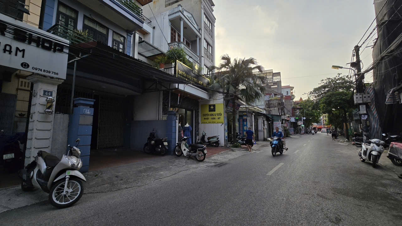 BÁN NHÀ HOA LÂM-LONG BIÊN-GIẢM 1 TỶ – MẶT PHỐ HOA LÂM – KINH DOANH ĐỈNH – GẦN NGÔ GIA TỰ Hoa Lâm, Long Biên –