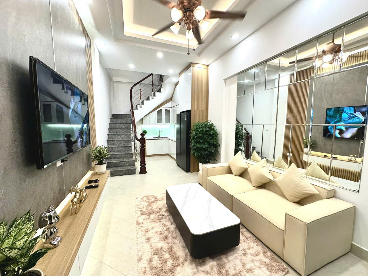 HÀNG ĐẸP CẦU GIẤY - EM MẶT PHỐ - KHU SIÊU VIP CẦU GIẤY - CỰC HIẾM NHÀ BÁN - TIỆN ÍCH NGẬP TRÀN