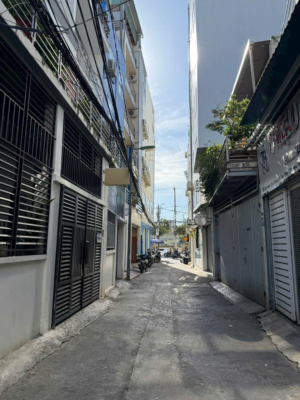 Nhà 5 tầng (p.lộc thọ cũ) trung tâm Nha Trang Dt 58m2 ngang 4,2m Giá: 8tỷ5 lh e Thanh