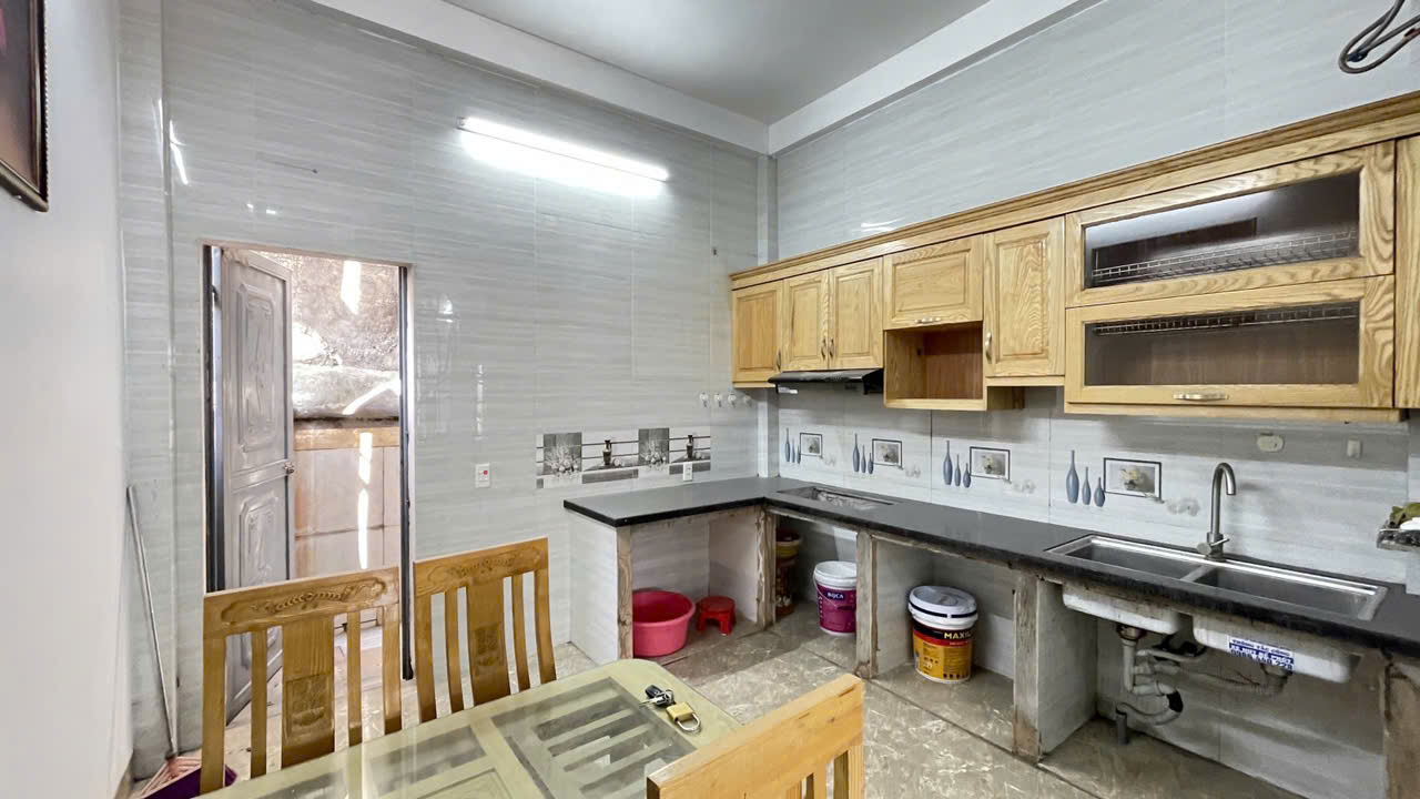 BÁN NHÀ MẶT PHỐ HỒNG TIẾN KÉO DÀI – KINH DOANH ĐỈNH – NGAY CHỢ 264 Hồng Tiến 41/46m² – 4 tầng – MT 3.6m – Giá