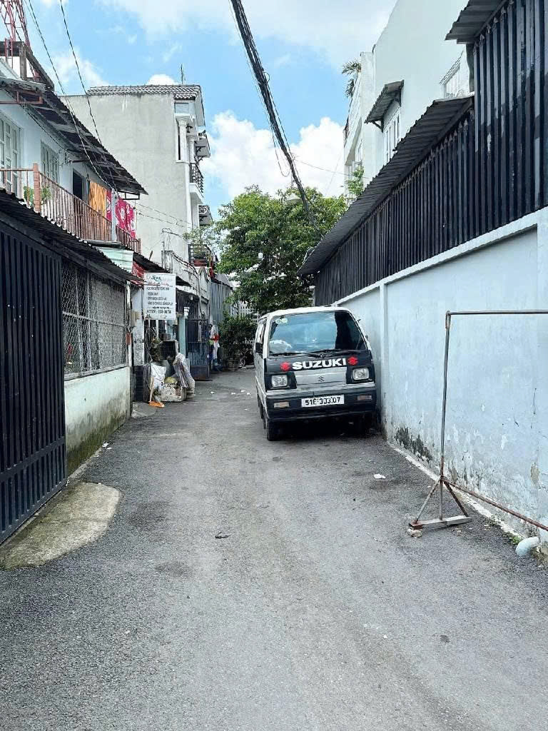 NHÀ ĐẸP DIỆN TÍCH LỚN GIÁ HẠT DẺ VỊ TRÍ ĐẮC ĐỊA SÁT QL1K LINH XUÂN THỦ ĐỨC - NHỈNH 4 TỶ