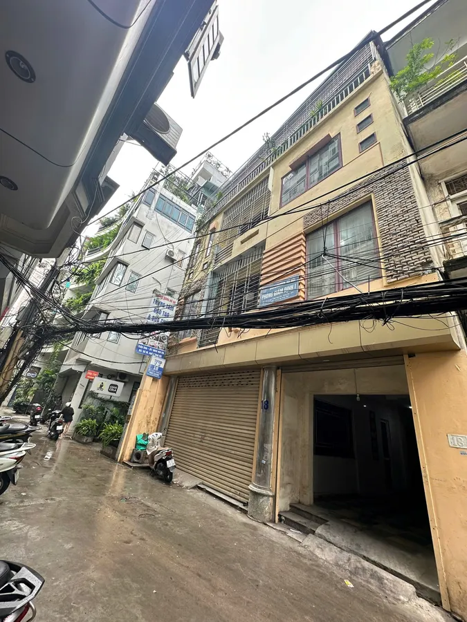 Bán Nhà Thái Hà. Đống Đa. Ô Tô. DT 206m2. MT 9m. 3 Tầng. Giá 55,6 Tỷ.