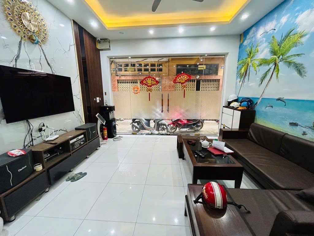 Nhà Yên Lạc - HBT - nhà dân xây đẹp - mặt tiền rộng - oto - KD - ở thích - 15.5 tỷ